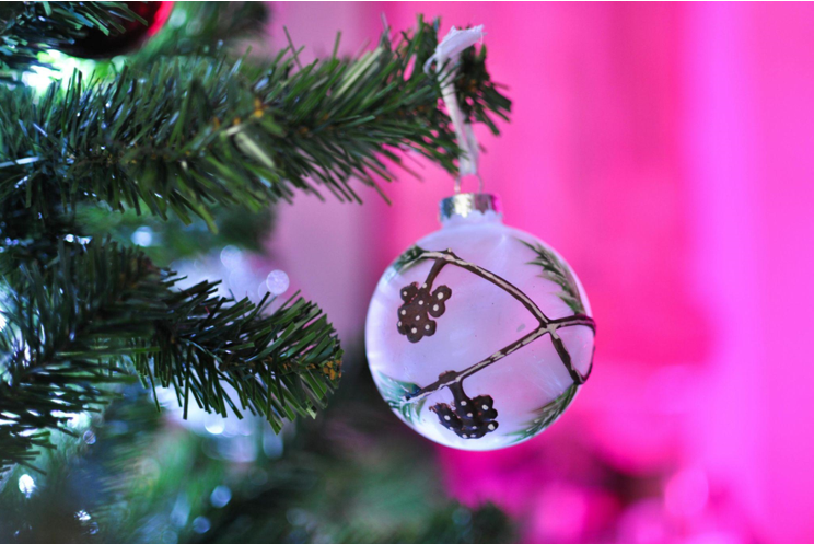 Add Sparkle to Your Christmas Stuff with a Tree Topper Star