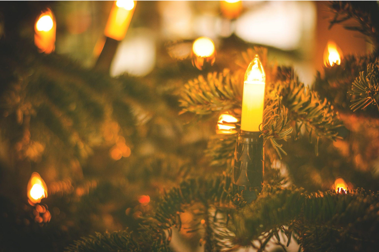 Adding a Snowy Christmas Tree Skirt to Your Decor