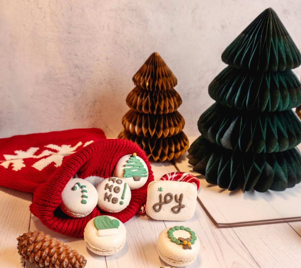 Create Magic with a 6-Foot Pre-Lit Christmas Tree